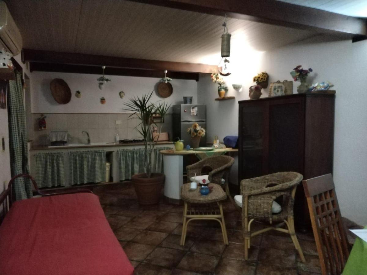 Cornino Casa Vacanze La Dolce Vita กุสโตนาชี ภายนอก รูปภาพ